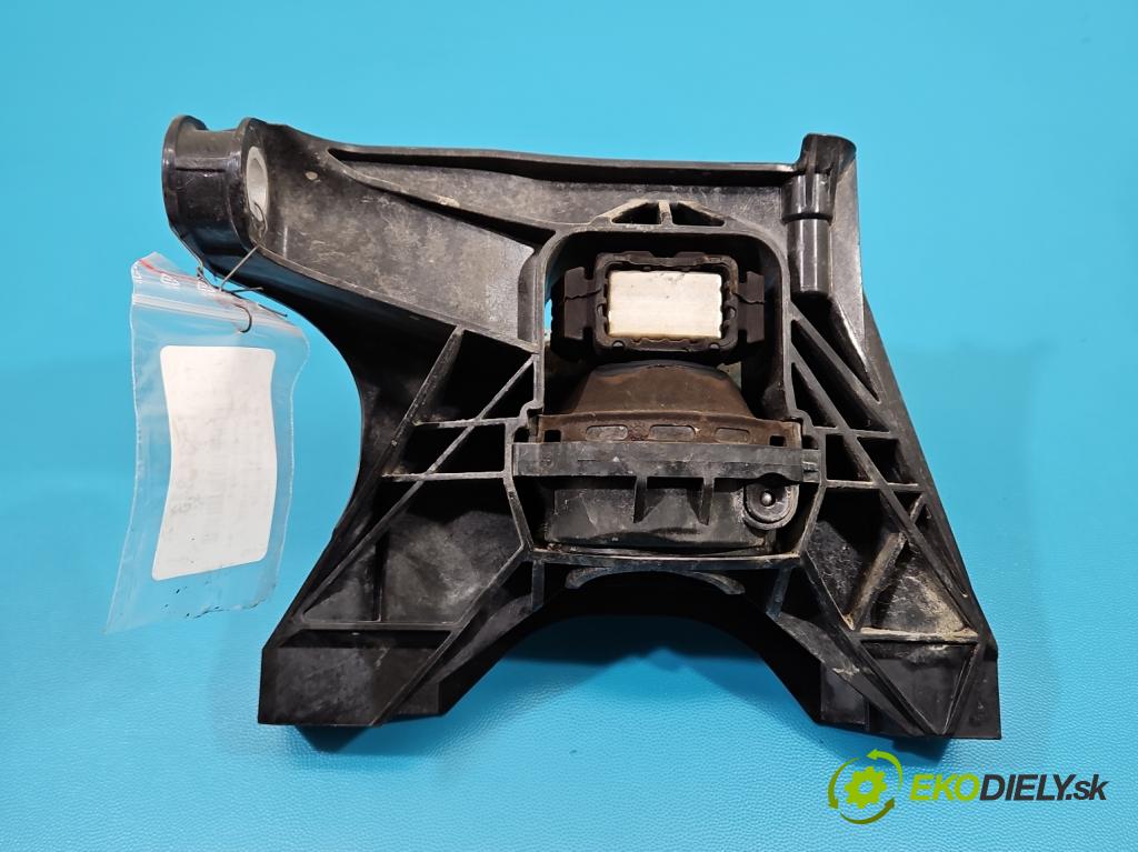 Peugeot 3008 II 2016-2023 1.6 T 300 hp automatic 221 kW 1598 cm3 5- Polštář: motoru 9820499380 (Držák motoru)