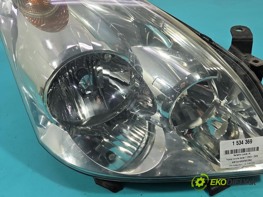 Toyota Corolla Verso II 2004-2009 2.0 D4D 116 HP manual 85 kW 1995 cm3 5- Reflektor: pravý  (Svetlo predné pravé)