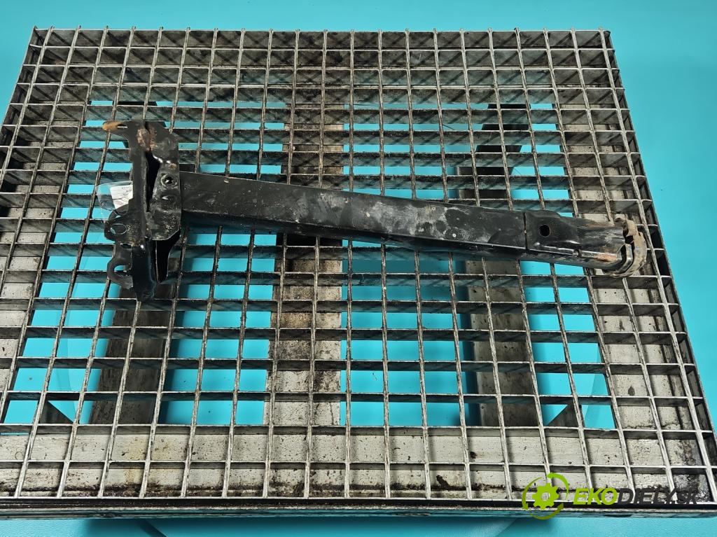 Peugeot 3008 II 2016-2023 1.6 T 300 hp automatic 221 kW 1598 cm3 5- výztuha nárazníku přední