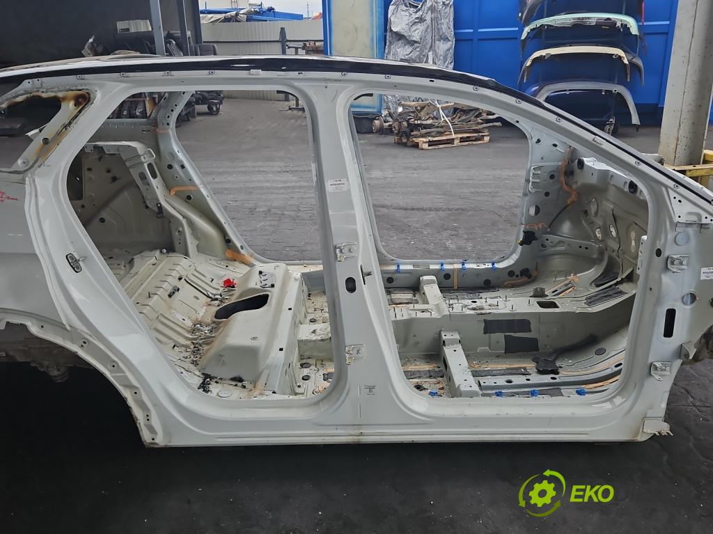 Peugeot 3008 II 2016-2023 1.6 T 300 HP automatic 221 kW 1598 cm3 5- Práh: pravý  (Karoséria ostatné)