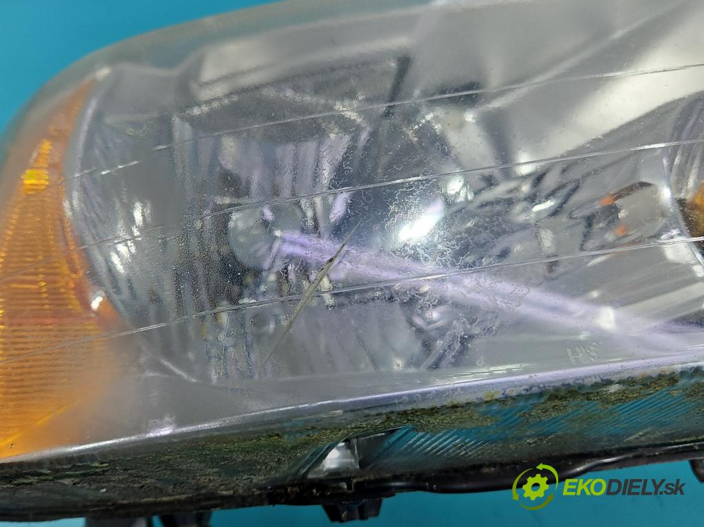 Ford Freestyle 3.0 V6 203KM automatic 149 kW 2967 cm3 5- Reflektor: pravý  (Svetlo predné pravé)