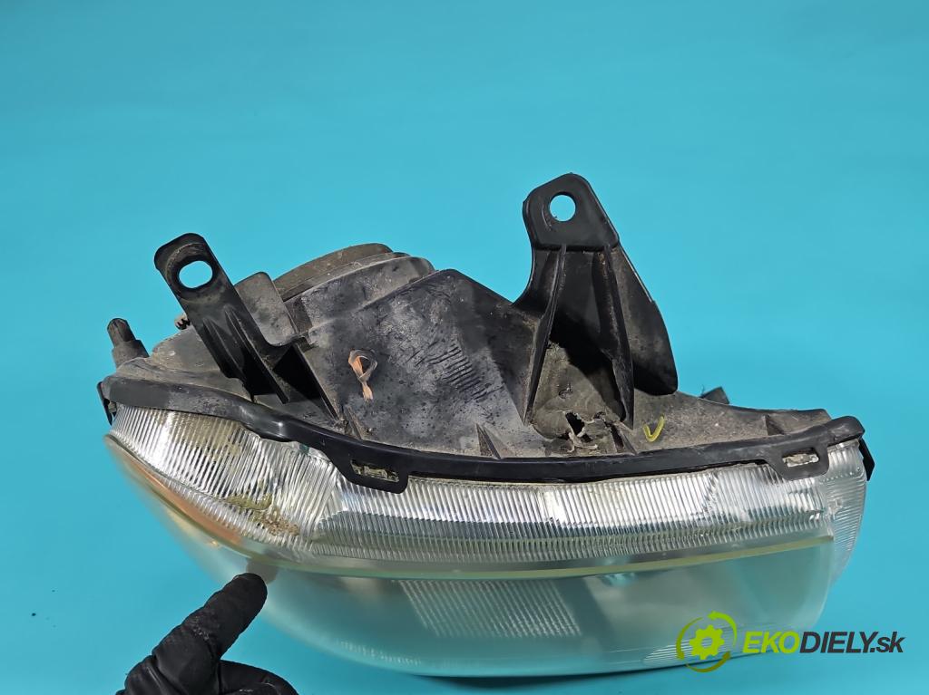 Ford Freestyle 3.0 V6 203KM automatic 149 kW 2967 cm3 5- Reflektor: pravý  (Svetlo predné pravé)