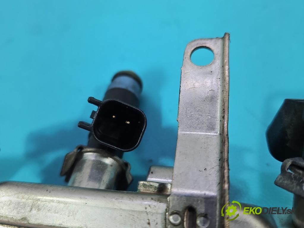 Ford Freestyle 3.0 V6 203KM automatic 149 kW 2967 cm3 5- vstrek 4F9E-D6B (Vstrekovač paliva)