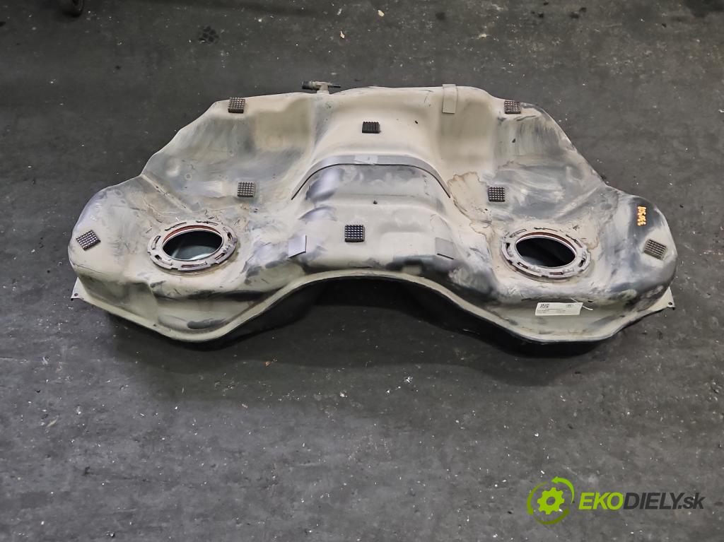 Maserati Quattroporte VI 13- 3.0 V6 automatic 301 kW 2979 cm3 4- Nádrž: palivo 06700382480 (Palivová nádrž)