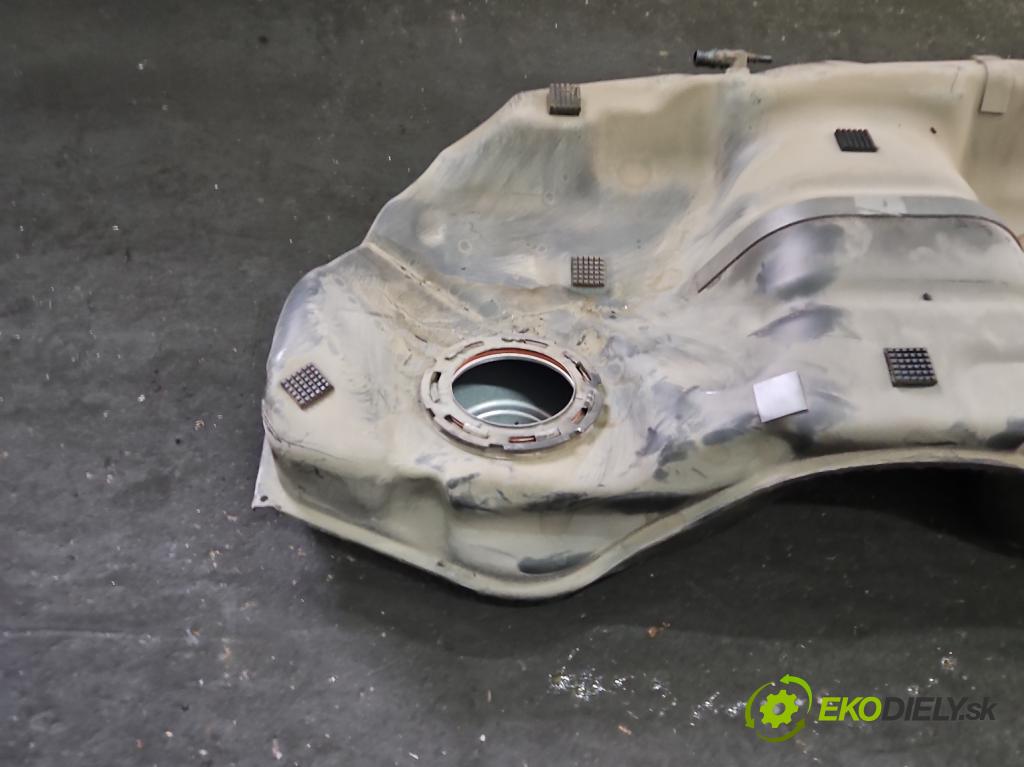 Maserati Quattroporte VI 13- 3.0 V6 automatic 301 kW 2979 cm3 4- Nádrž: palivo 06700382480 (Palivová nádrž)