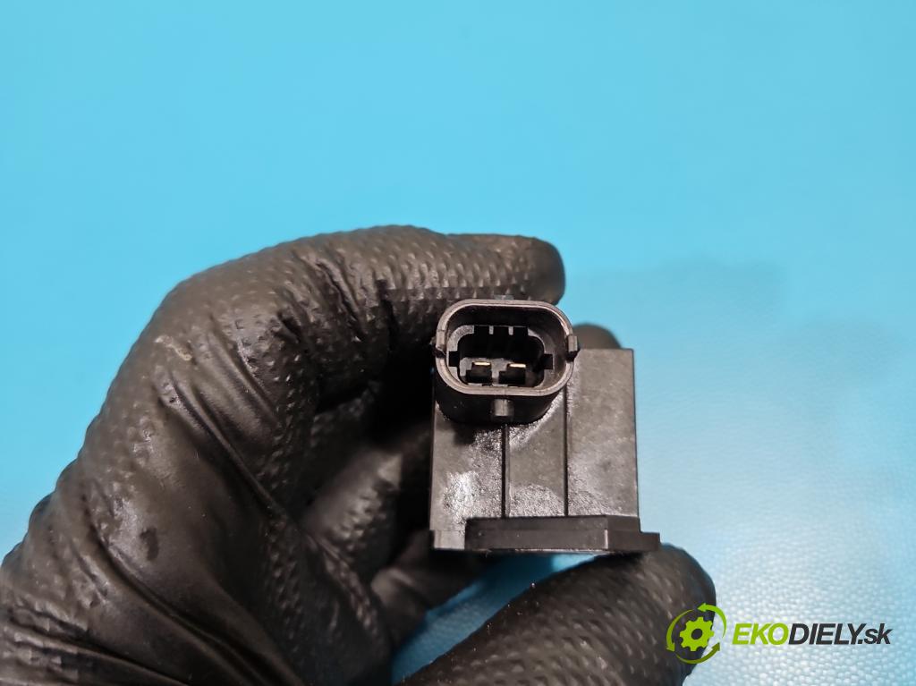 Alfa romeo Gt 2.0 16V 166 HP manual 122 kW 1970 cm3 3- snímač tlak: palivo 2704210028 (Snímač)