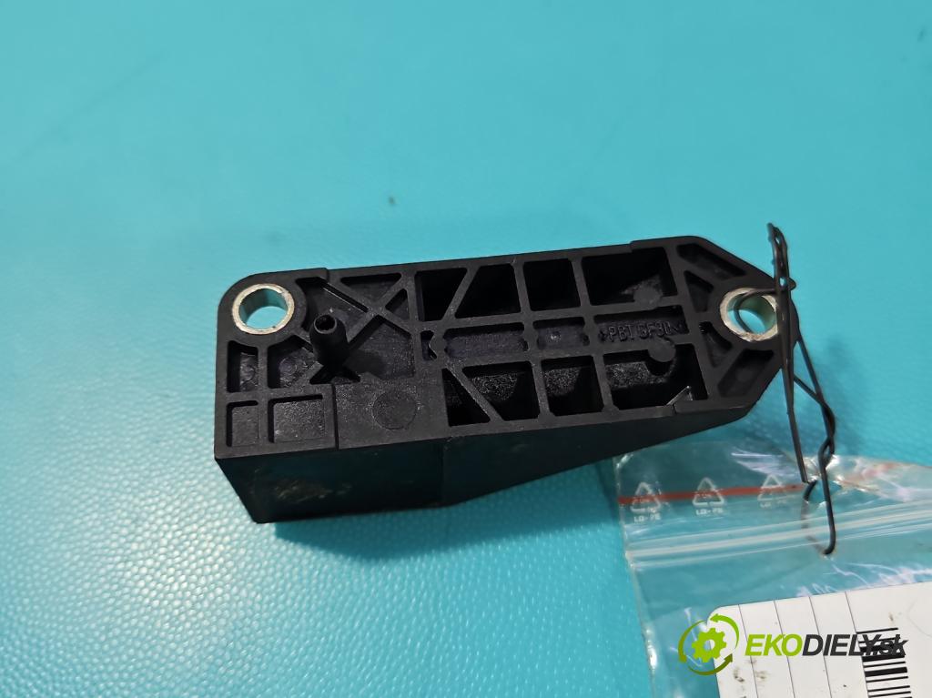 Vw Passat B5 1995-2005 1.9 TDI 101 HP automatic 74 kW 1896 cm3 5- snímač šokovat: 6Q0909606 (Snímač nárazu)