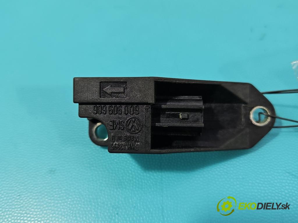 Vw Passat B5 1995-2005 1.9 TDI 101 HP automatic 74 kW 1896 cm3 5- snímač šokovat: 6Q0909606 (Snímač nárazu)