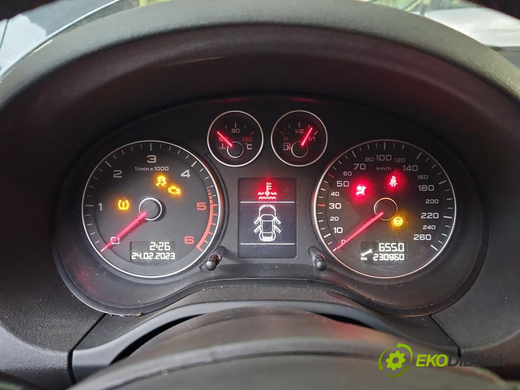 Audi A3 8P 2003-2012 1.9 TDI 105 HP manual 77 kW 1896 cm3 5- prístrojovka/ budíky 8P0920931S (Prístrojová doska)