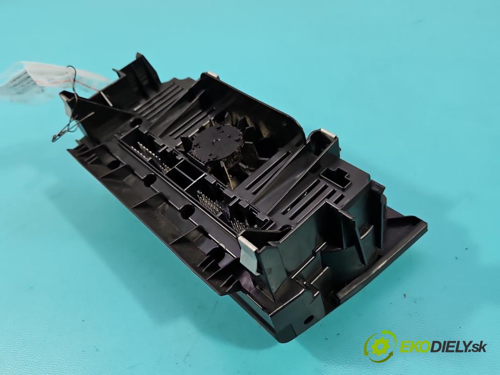 Audi A3 8P 2003-2012 1.9 TDI 105 HP manual 77 kW 1896 cm3 5- panel kúrenia 8P0820043BG
