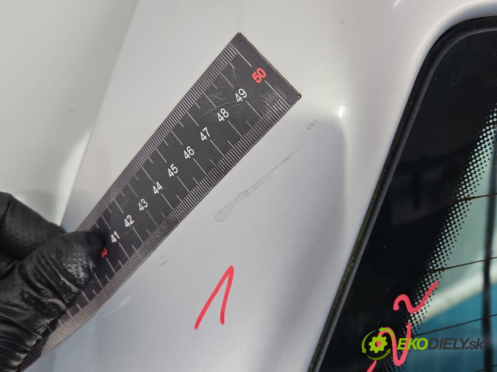 Vw Passat B5 1995-2005 1.8 T 150 hp manual 110 kW 1781 cm3 5- zadní kufrové dveře  (Zadní kapota (kufr))