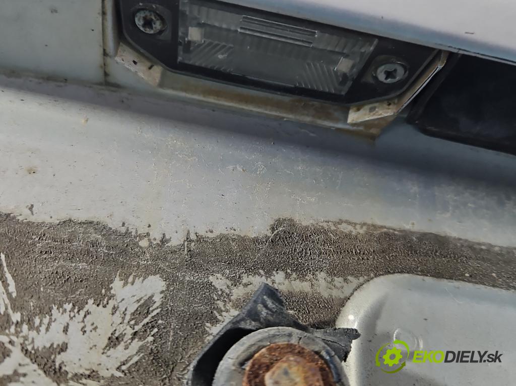 Vw Passat B5 1995-2005 1.8 T 150 hp manual 110 kW 1781 cm3 5- zadní kufrové dveře  (Zadní kapota (kufr))