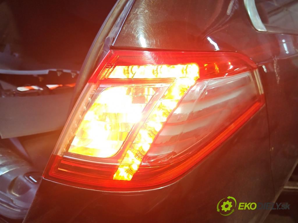 Peugeot 508 I 2010-2018 1.6 thp 156 HP automatic 115 kW 1598 cm3 5- svetlo / reflektor zadné pravé 9686779680 (Kľučka dverí ostatné)