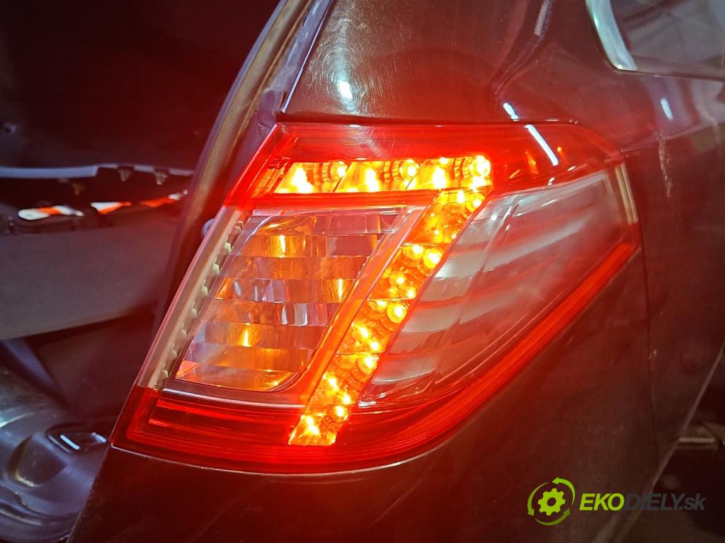 Peugeot 508 I 2010-2018 1.6 thp 156 HP automatic 115 kW 1598 cm3 5- svetlo / reflektor zadné pravé 9686779680 (Kľučka dverí ostatné)