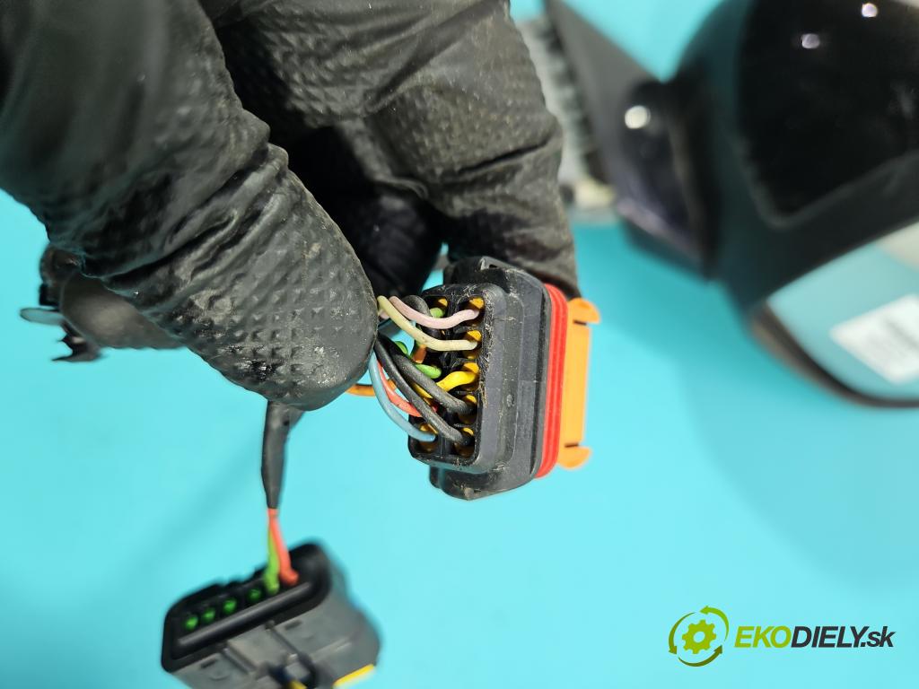 Peugeot 508 I 2010-2018 1.6 thp 156 HP automatic 115 kW 1598 cm3 5- zrkadlo pravé  (Kľučka dverí ostatné)