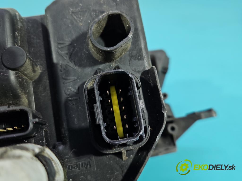 Peugeot 508 I 2010-2018 1.6 thp 156 HP automatic 115 kW 1598 cm3 5- Reflektor: pravý 9687580580 (Svetlo predné pravé)