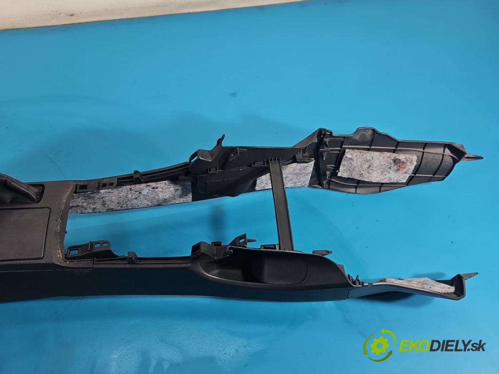 Toyota Corolla E15 2007-2014 1.6 vvti 124hp manual 91 kW 1598 cm3 4- operadlo 58910-02080 (Lakťová opierka)