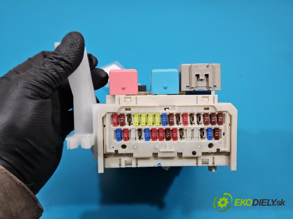 Toyota Corolla E15 2007-2014 1.6 vvti 124 hp manual 91 kW 1598 cm3 4- řídící jednotka komfortu 82730-02790