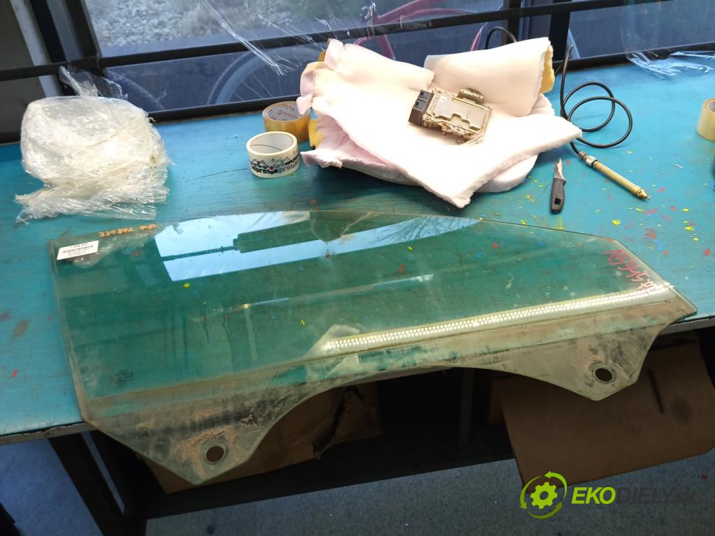 Audi A3 8P 2003-2012 1.9 TDI 105 HP manual 77 kW 1896 cm3 5- sklo dvere predné pravé