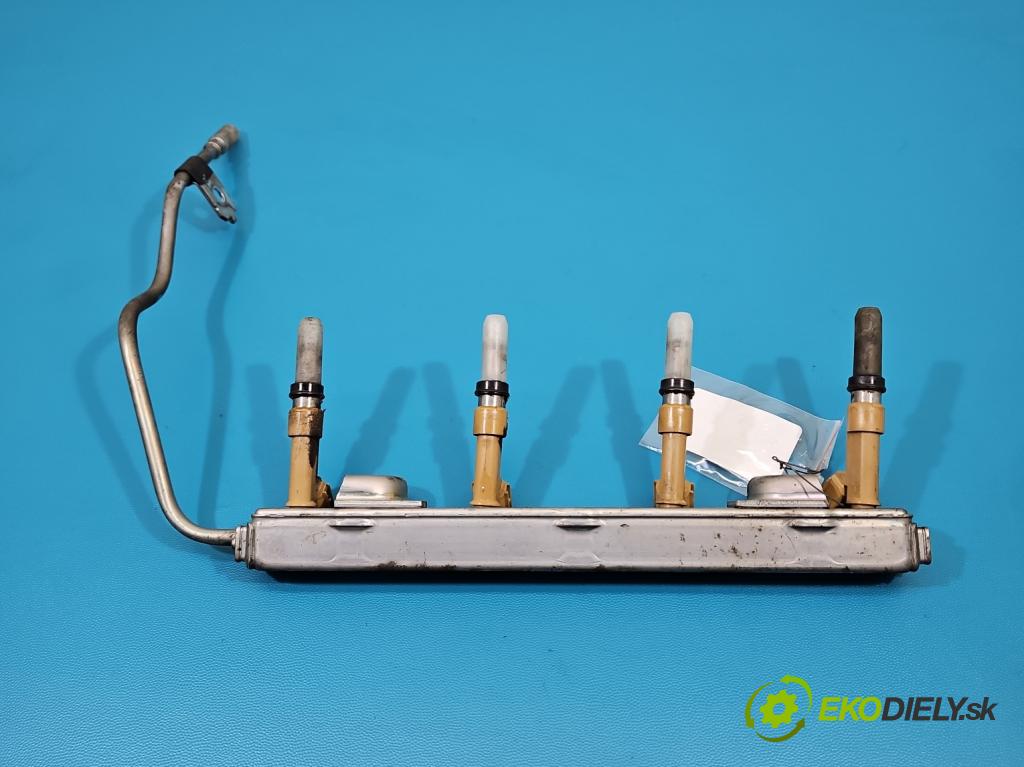 Toyota Corolla E15 2007-2014 1.6 vvti 124hp manual 91 kW 1598 cm3 4- vstrek 23250-37010 (Vstrekovač paliva)