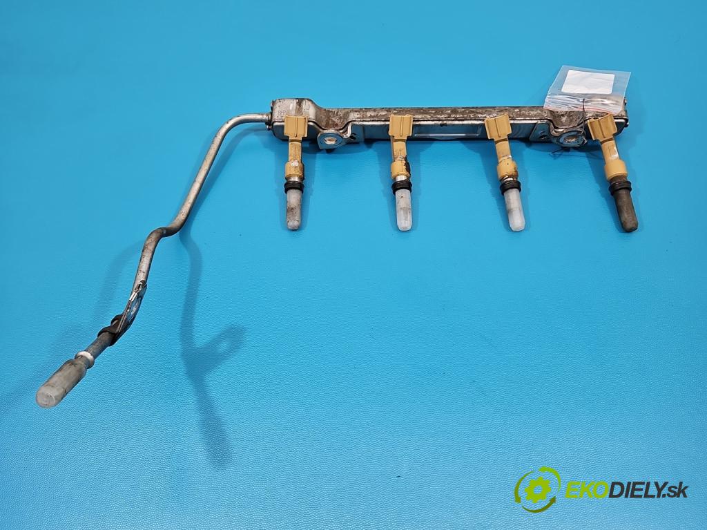 Toyota Corolla E15 2007-2014 1.6 vvti 124hp manual 91 kW 1598 cm3 4- vstrek 23250-37010 (Vstrekovač paliva)