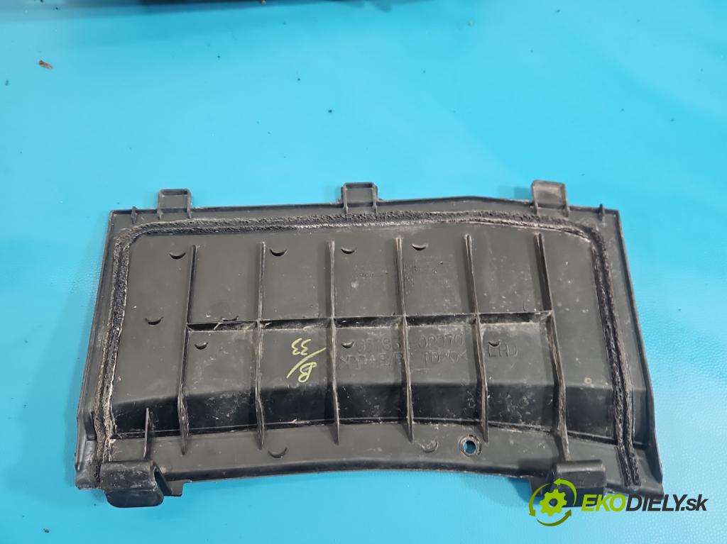 Toyota Corolla E15 2007-2014 1.6 vvti 124hp manual 91 kW 1598 cm3 4- torpédo 55783-02070 (Torpédo (plast pod čelným sklom))