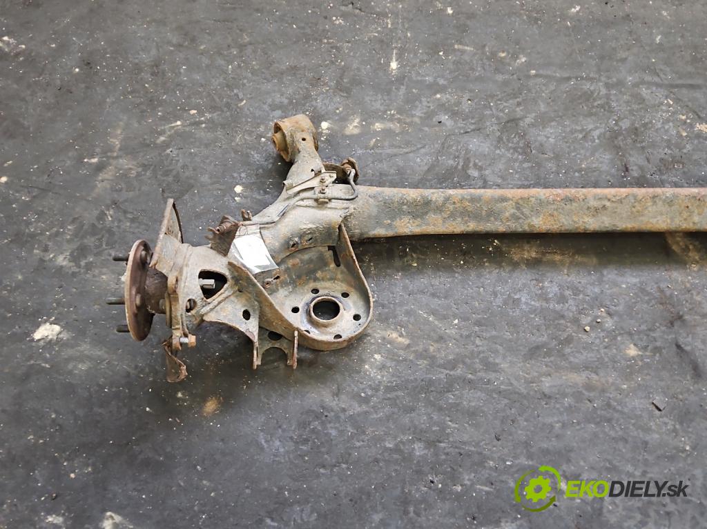 Toyota Corolla E15 2007-2014 1.6 vvti 124 hp manual 91 kW 1598 cm3 4- zadní výztuha  (Zadní výztuha)