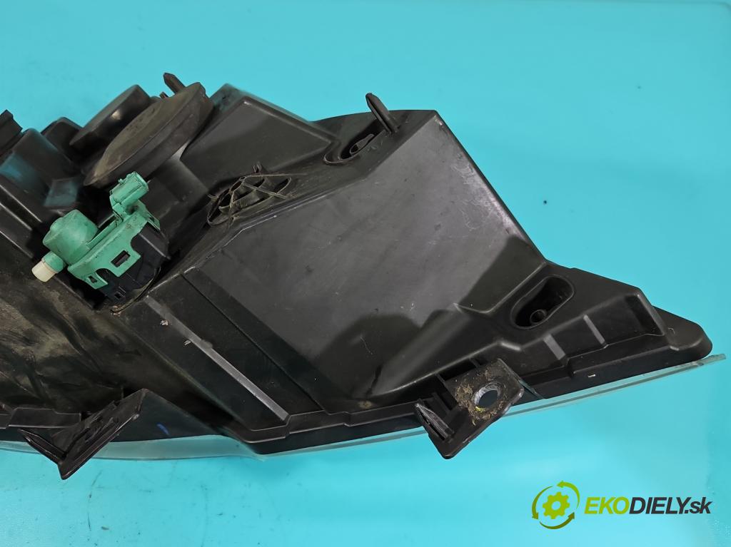 Opel Movano III 2010-2022 2.3 cdti 170 HP manual 125 kW 2299 cm3 2- Reflektor: pravý 260108402R (Svetlo predné pravé)