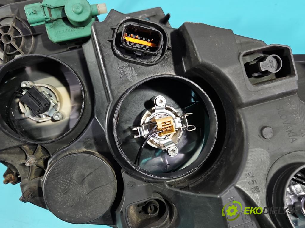 Opel Movano III 2010-2022 2.3 cdti 170 HP manual 125 kW 2299 cm3 2- Reflektor: pravý 260108402R (Svetlo predné pravé)