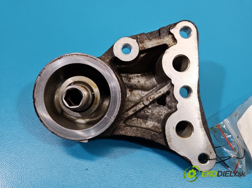 Toyota Corolla E15 2007-2014 1.6 vvti 124hp manual 91 kW 1598 cm3 4- Základ: filtra oleja:  (Obal olejového filtra)