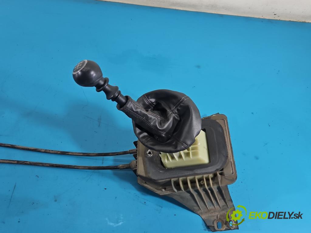 Fiat Punto II 1999-2010 1.2 8V 60 HP manual 44 kW 1242 cm3 3- Páka: Změny: stupeň,rýchlosť  (Rýchlostná páka (kulisa))