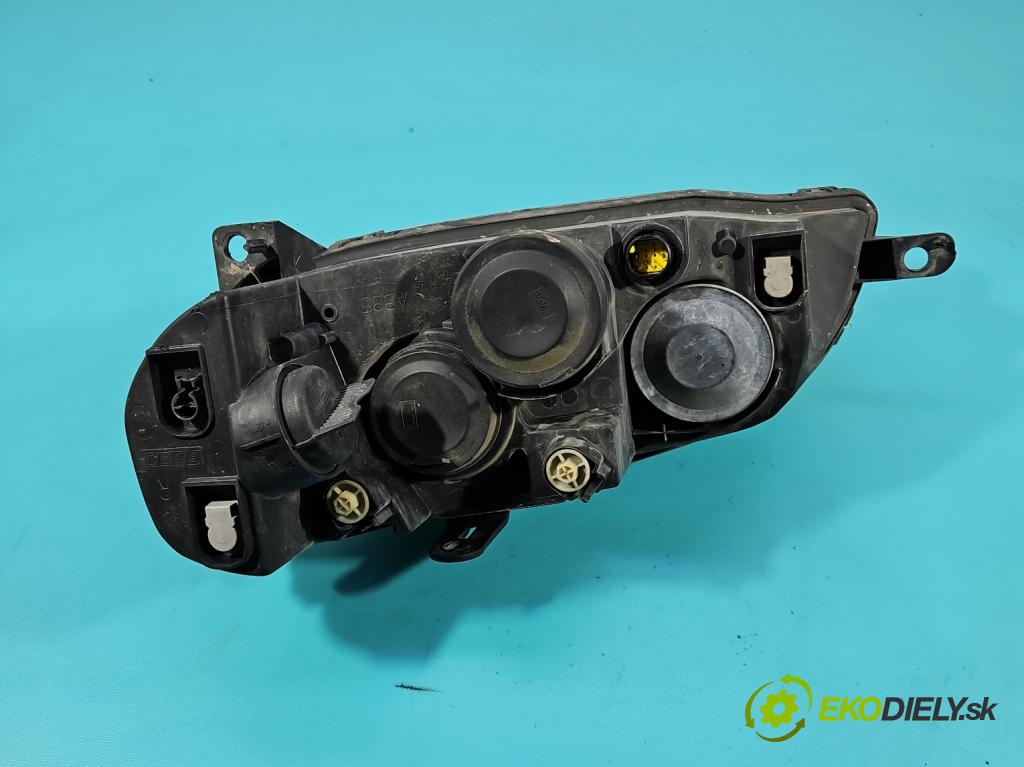 Fiat Punto II 1999-2010 1.2 8V 60 HP manual 44 kW 1242 cm3 3- Reflektor: pravý  (Svetlo predné pravé)