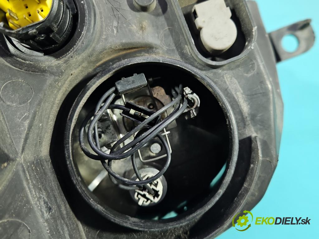 Fiat Punto II 1999-2010 1.2 8V 60 HP manual 44 kW 1242 cm3 3- Reflektor: pravý  (Svetlo predné pravé)