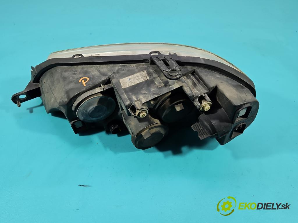 Fiat Punto II 1999-2010 1.2 8V 60 HP manual 44 kW 1242 cm3 3- Reflektor: pravý  (Svetlo predné pravé)