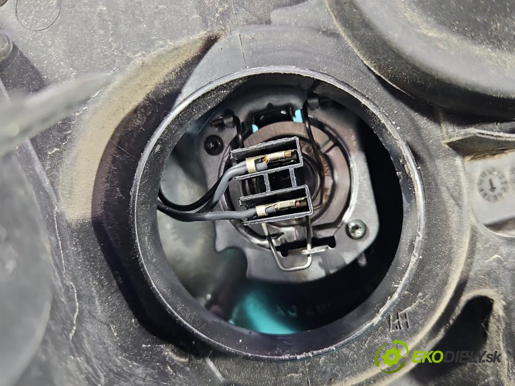 Fiat Punto II 1999-2010 1.2 8V 60 HP manual 44 kW 1242 cm3 3- Reflektor: pravý  (Svetlo predné pravé)