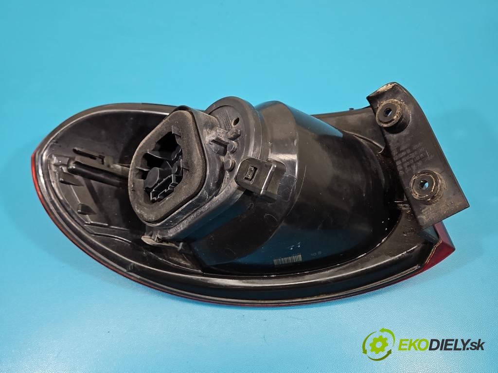 Vw Tiguan I 2007-2016 1.4 TSI 150 HP manual 110 kW 1399 cm3 5- svetlo / reflektor zadné pravé 5N0945096H (Kľučka dverí ostatné)