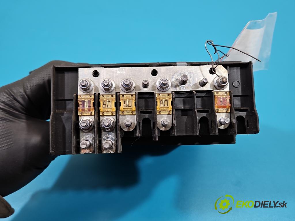 Vw Tiguan I 2007-2016 1.4 TSI 150 hp manual 110 kW 1399 cm3 5- skříňka pojistková  (Pojistková skříňka)