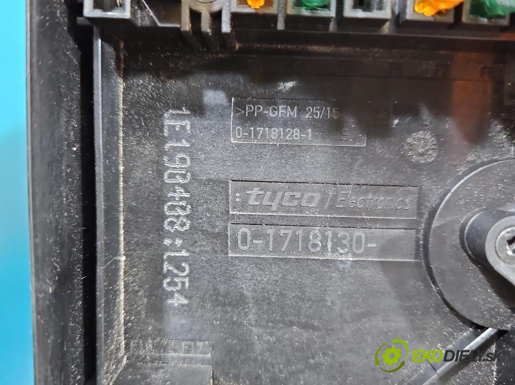 Vw Tiguan I 2007-2016 1.4 TSI 150 hp manual 110 kW 1399 cm3 5- skříňka pojistková  (Pojistková skříňka)