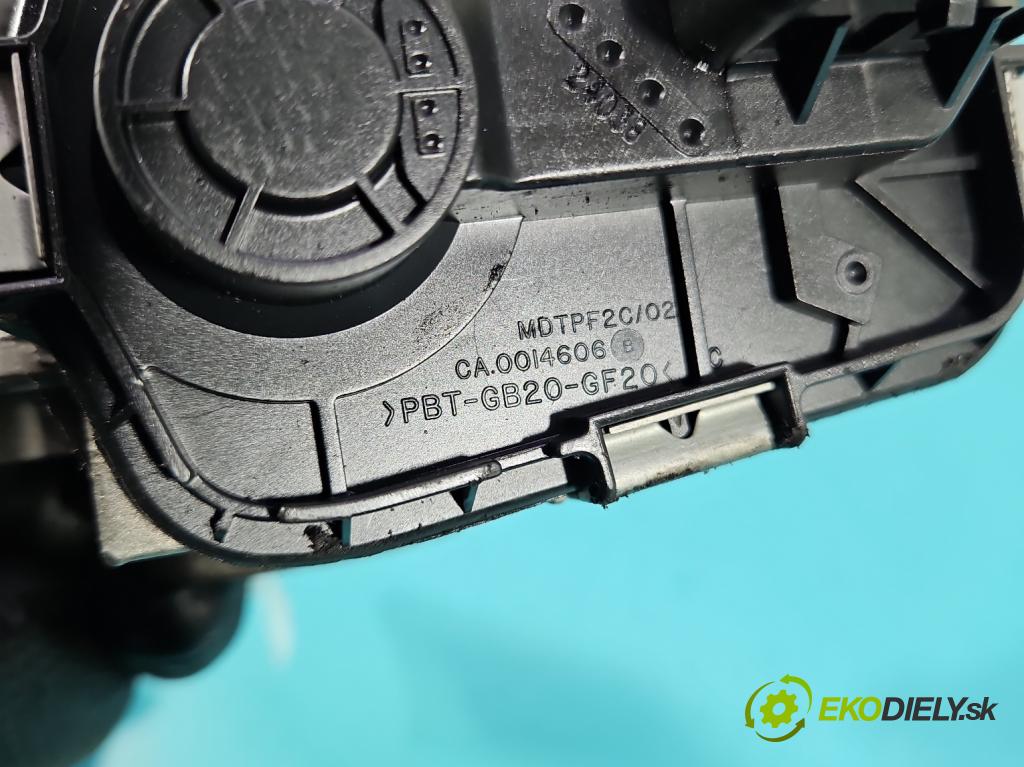 Renault Clio II 1998-2012 1.2 16v 75 HP manual 55 kW 1149 cm3 5- klapka 8200067219 (Škrtiaca klapka)