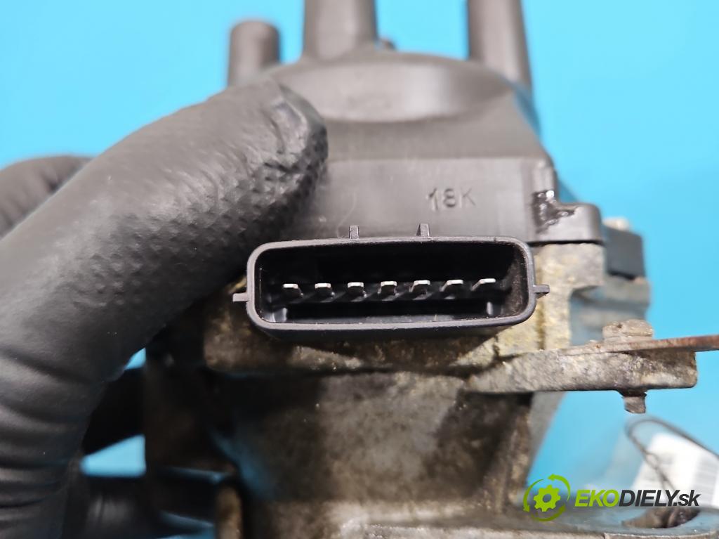 Honda Civic VI 1995-2001 1.4 16V 90 HP manual 66 kW 1396 cm3 3- rozdeľovač D4T94-04 (Rozdeľovač)