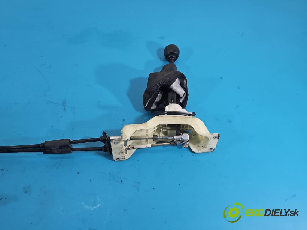 Alfa romeo 156 1.9 jtd 140 HP manual 103 kW 1910 cm3 4- Páka: Změny: stupeň,rýchlosť 553472150 (Rýchlostná páka (kulisa))