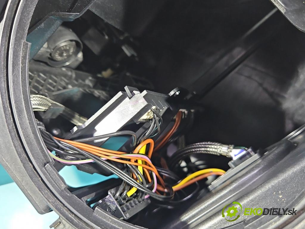 Bmw X5 F15 2013-2018 3.0d 258 HP automatic 190 kW 2993 cm3 5- Reflektor: ľavý 7290053 (Kľučka dverí ostatné)
