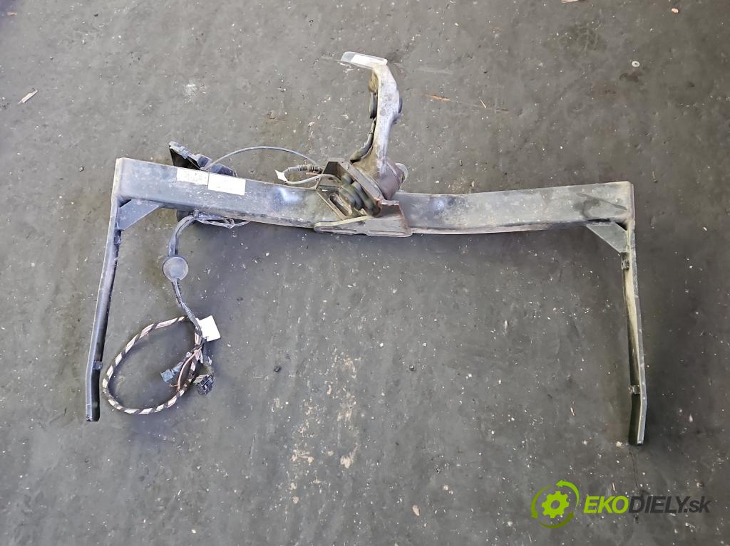 Vw Tiguan I 2007-2016 1.4 TSI 150 hp manual 110 kW 1399 cm3 5- oko tažné 5N0803880 (Tažné zařízení)