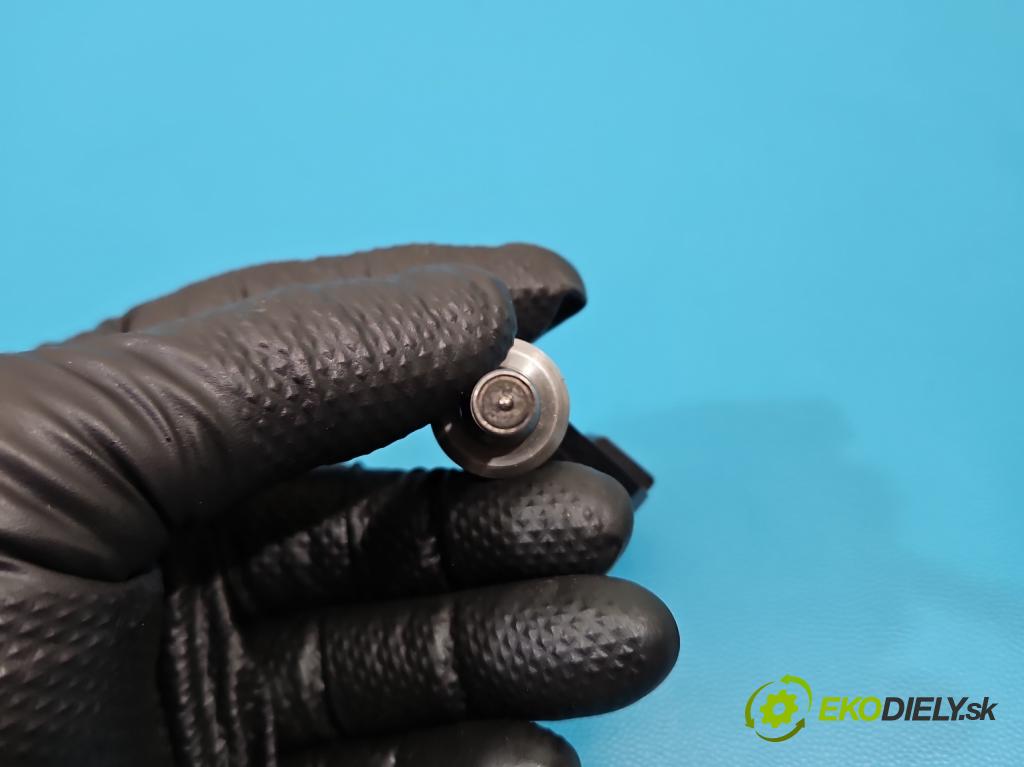 Vw Tiguan I 2007-2016 1.4 TSI 150 HP manual 110 kW 1399 cm3 5- vstrek 03C906036E (Vstrekovač paliva)