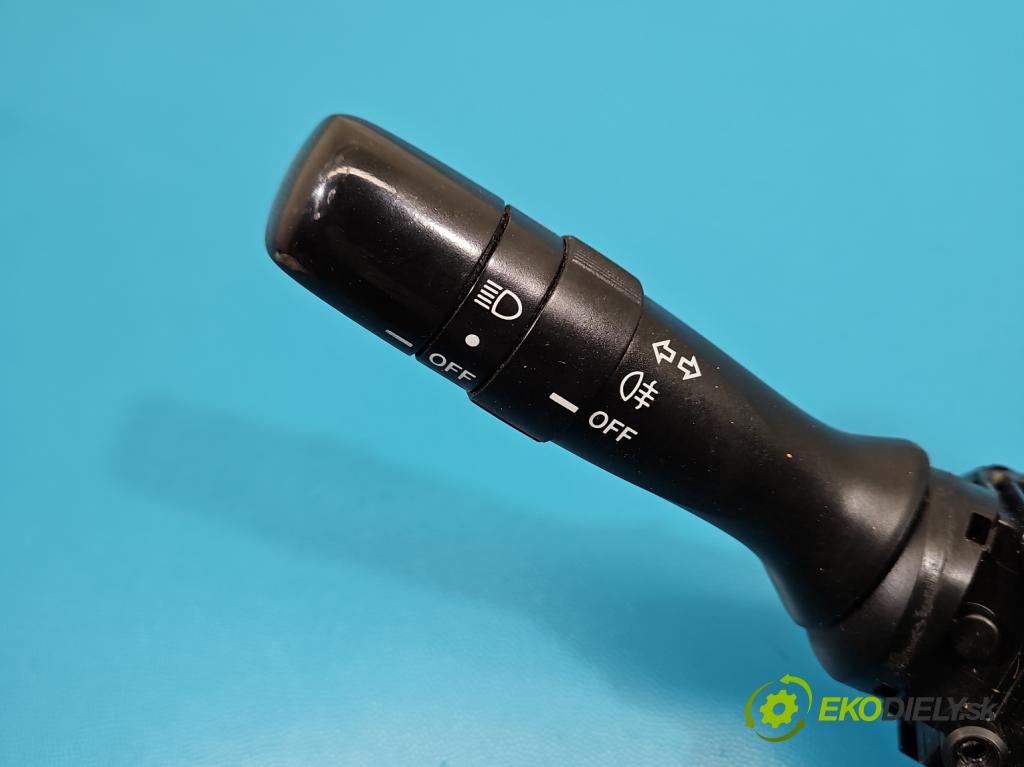 Toyota Yaris II 2005-2011 1.3 vvti 87 HP manual 64 kW 1298 cm3 5- prepínač komplex: 0D090-17F143 (Prepínacie páčky pod volantom)