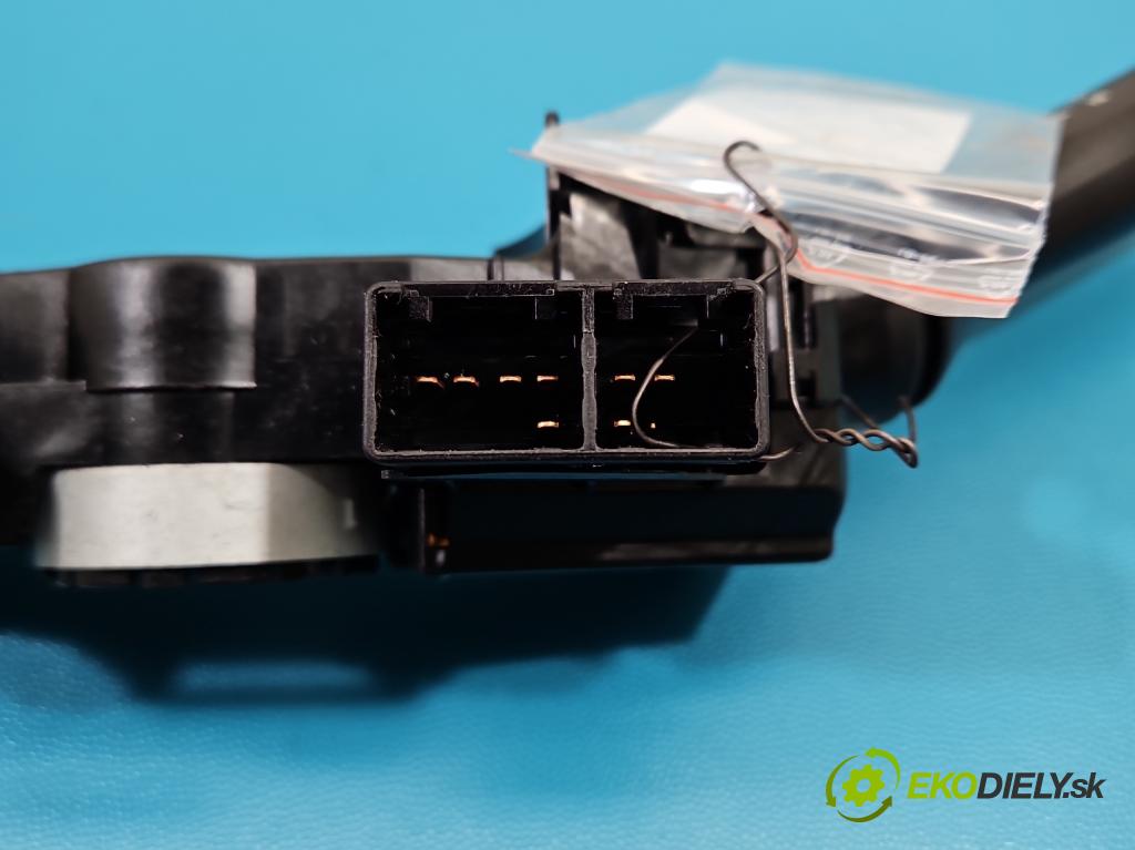 Toyota Yaris II 2005-2011 1.3 vvti 87 HP manual 64 kW 1298 cm3 5- prepínač komplex: 0D090-17F143 (Prepínacie páčky pod volantom)