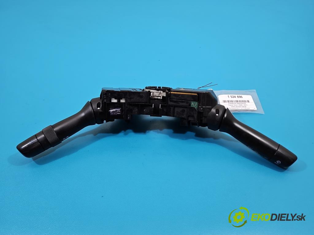 Toyota Yaris II 2005-2011 1.3 vvti 87 HP manual 64 kW 1298 cm3 5- prepínač komplex: 0D090-17F143 (Prepínacie páčky pod volantom)