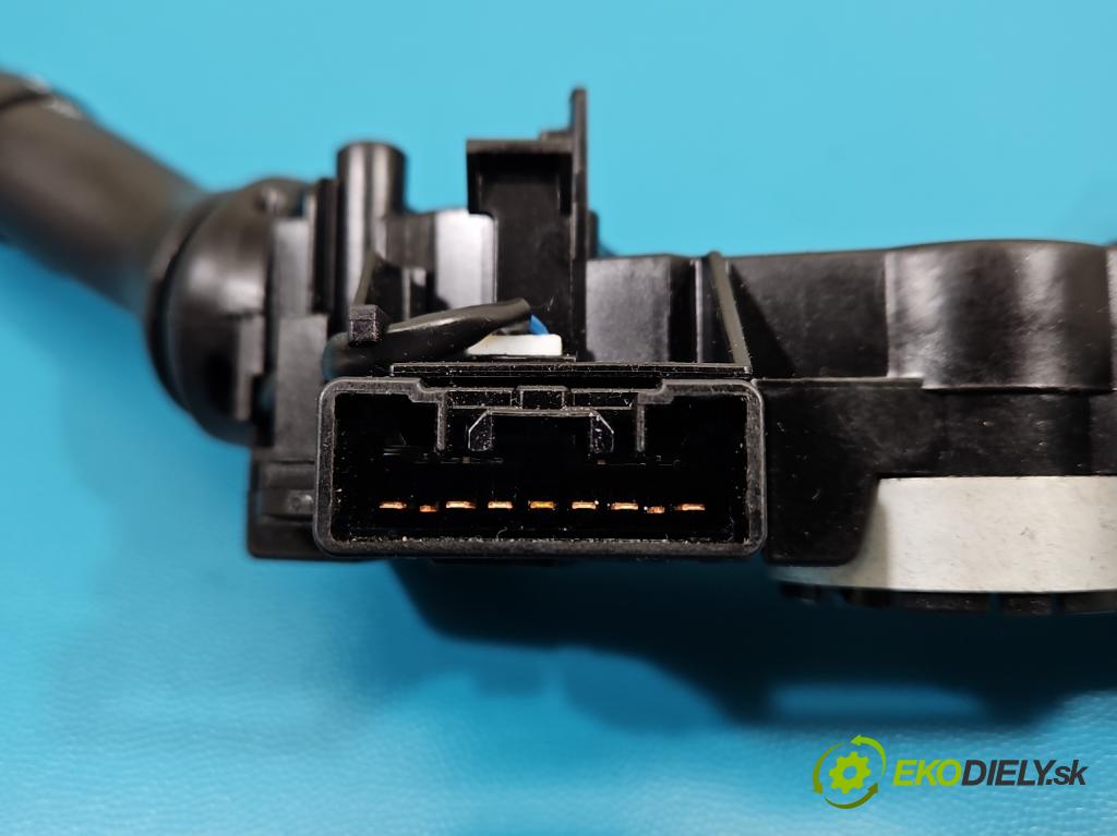 Toyota Yaris II 2005-2011 1.3 vvti 87 HP manual 64 kW 1298 cm3 5- prepínač komplex: 0D090-17F143 (Prepínacie páčky pod volantom)