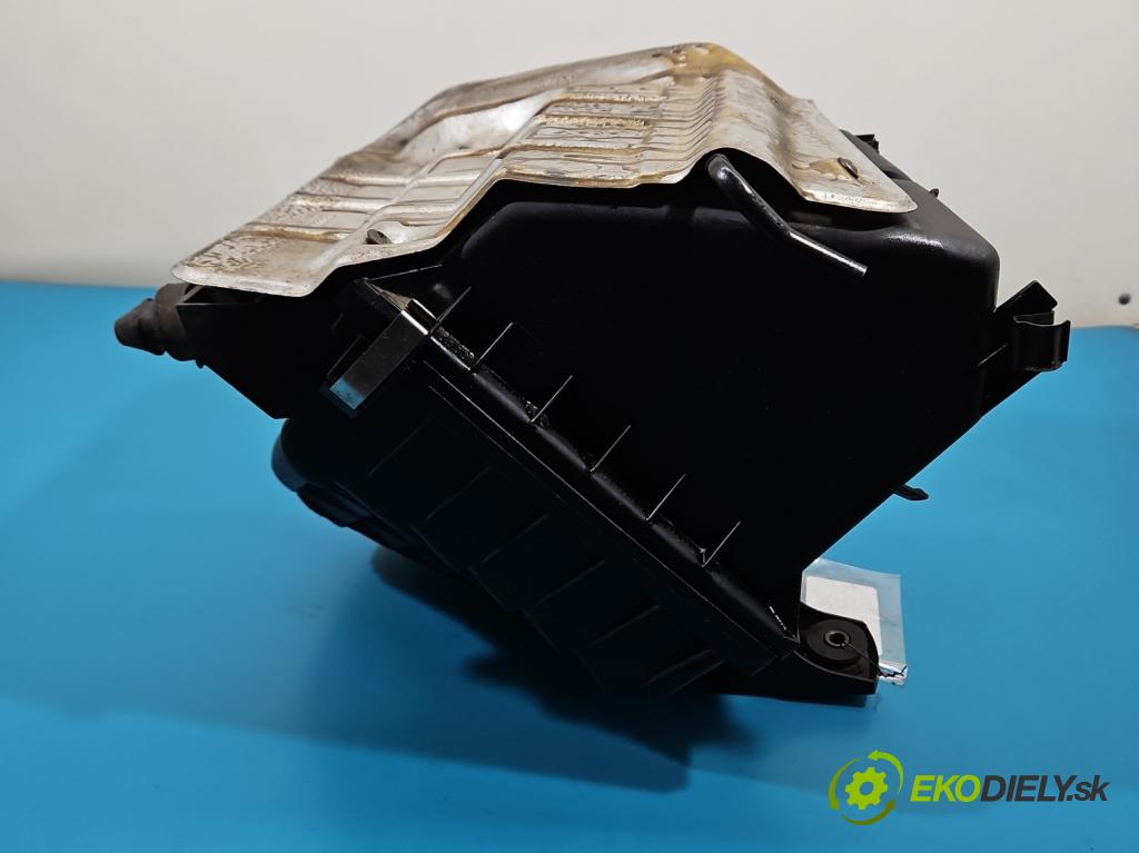 Vw Passat B5 1995-2005 1.8 T 150 HP manual 110 kW 1781 cm3 5- obal filtra vzduchu 058133843 (Obal vzduchového filtra)