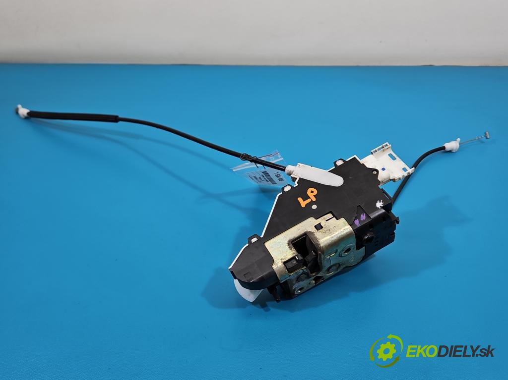 Peugeot 407 1.8 16v 116 hp manual 85 kW 1749 cm3 4- zámek přední levý 